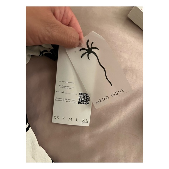 Black and White Rose Dress - Picture 3 of 4